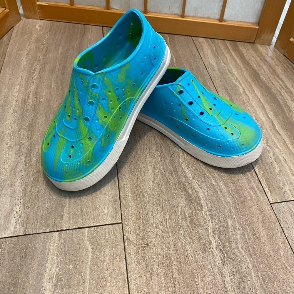 Girls Lily & Dan  Blue and Green Slip-On Shoes Water Size 9 / 10